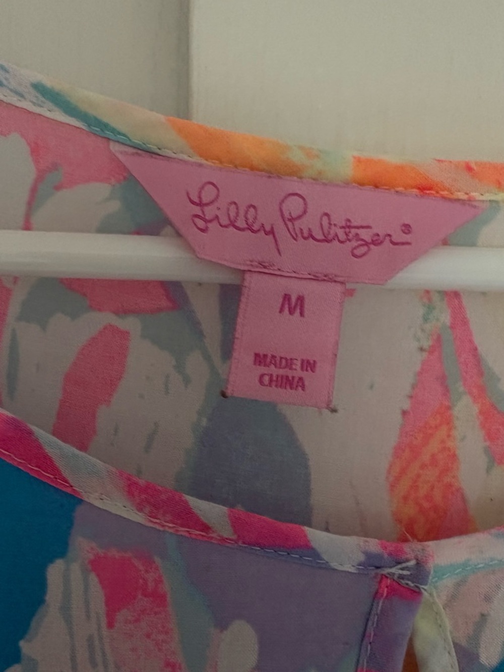Lilly Pulitzer Chiffon Keyhole Blouse - Medium - Picture 3 of 9
